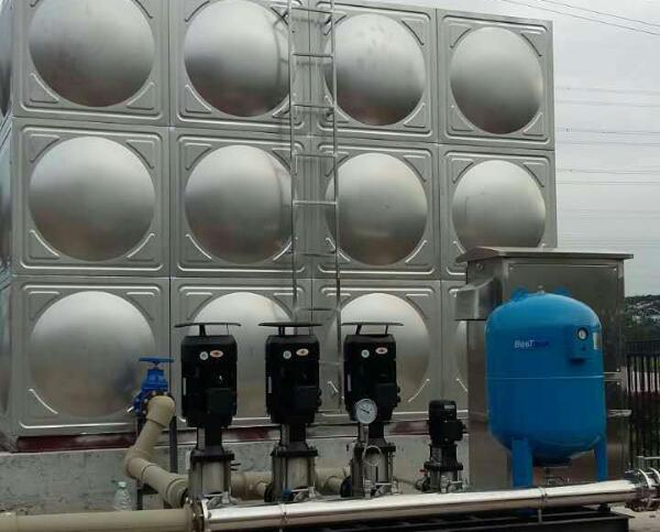 談?wù)劷M合式304不銹鋼水箱結(jié)構(gòu)特點